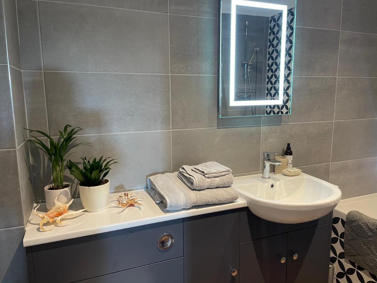 Spacious Luxury Flat In Swanage, Close To Beach With Parking 外观 照片